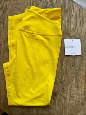 Beyond Yoga High-Waist Leggings in Bright Yellow